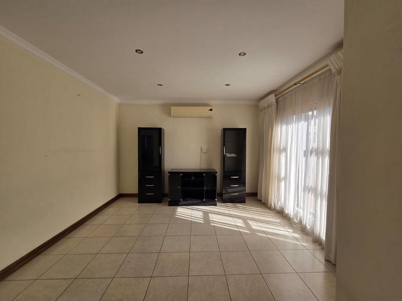 3 Bedroom Property for Sale in Gateway Manor North West